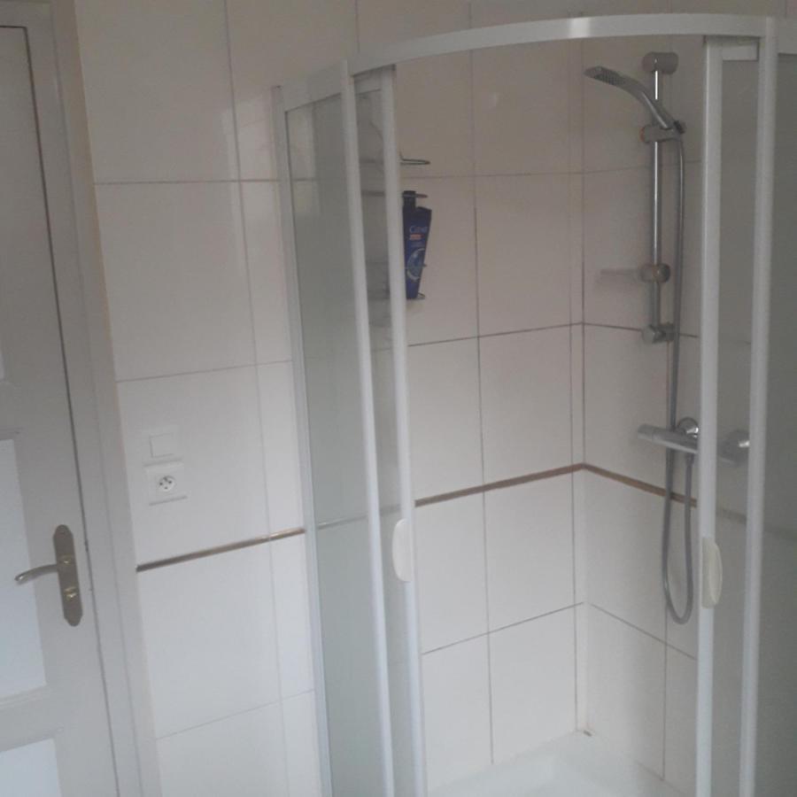 Chambre Meublee Au Coeur De Ville - Chez L'Habitant Ле-Крёзо Экстерьер фото