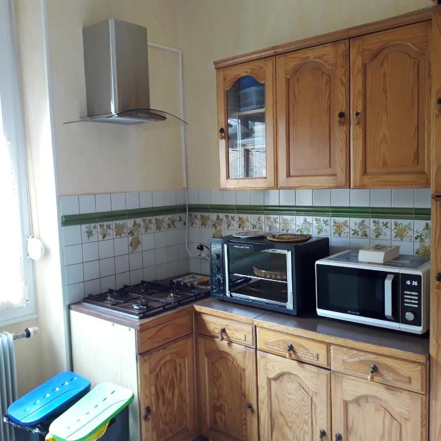 Chambre Meublee Au Coeur De Ville - Chez L'Habitant Ле-Крёзо Экстерьер фото