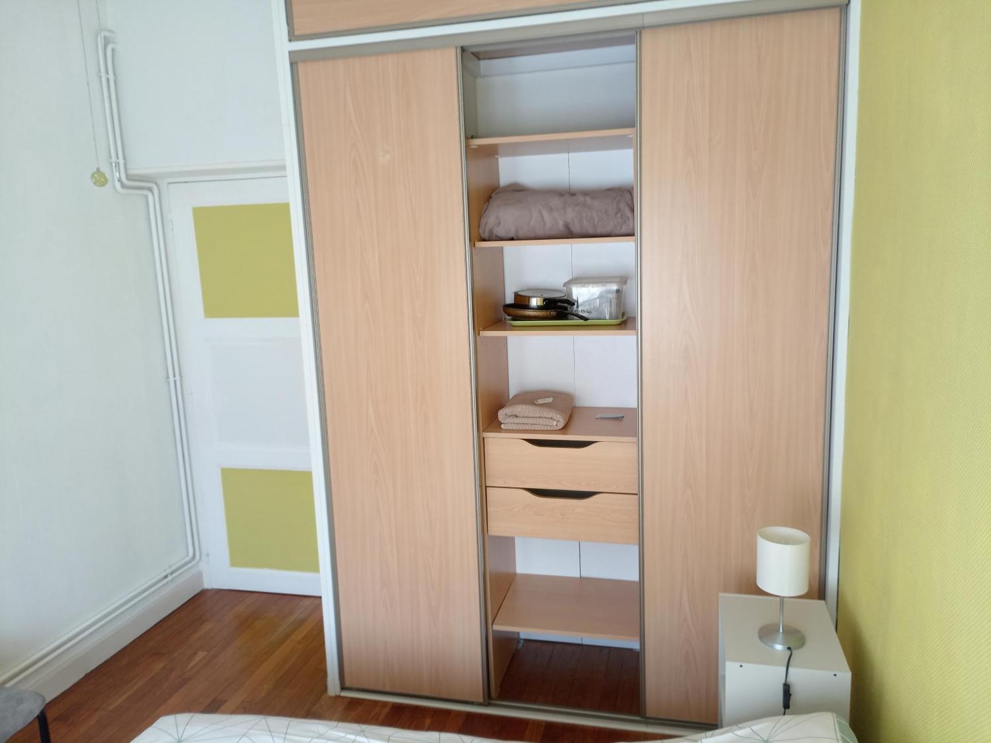 Chambre Meublee Au Coeur De Ville - Chez L'Habitant Ле-Крёзо Экстерьер фото